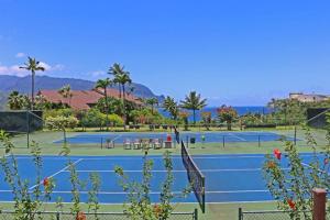 Hanalei Bay Resort 8234内部或周边的网球和/或壁球设施