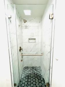 小托奇欧酒店的一间浴室