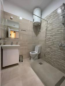 伊兹沃尔旅馆的一间浴室