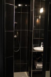 米利埃尔酒店的一间浴室