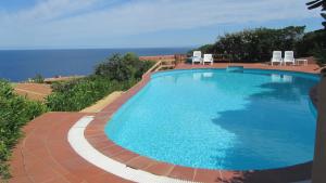 帕拉迪索海岸Casa Mira con piscina e bellissima vista mare的相册照片