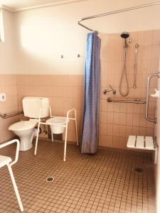 Main Lead Ballarat Motel的一间浴室