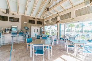希尔顿黑德岛Stunning Views!!-Oceanfront Villa-Heated Pool-Private Balcony-Tiki Bar-Walk to Coligny Plaza的相册照片
