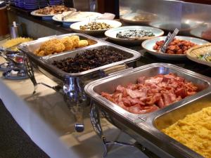 郡山郡山星级酒店的包含多种不同食物的自助餐