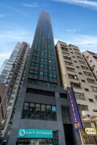 香港香港紫亭的前面有标志的高楼