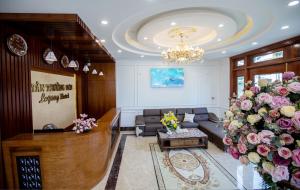 岑山Tan Truong Son Legacy Hotel的相册照片