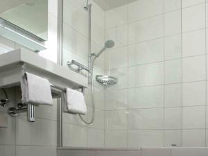 瓦迪安加尼酒店的一间浴室