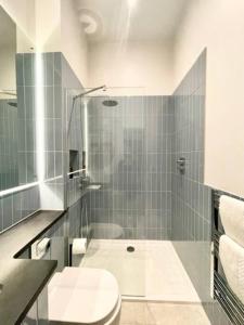 Redland Suites - Apartment 4的一间浴室