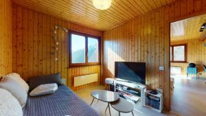 Charming chalet with a splendid view of the Valais mountains的相册照片