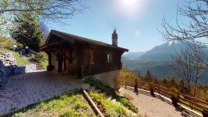Charming chalet with a splendid view of the Valais mountains的相册照片