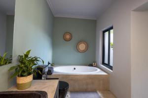 Muunga Bush Lodge & Spa的一间浴室