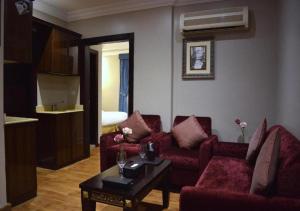 Tobal Al Hamra Hotel Apartments的休息区