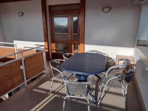 HannaH - Relax dom pod orechom Apartman2的阳台或露台