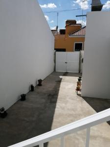 Alojamento Justo - vila de Montargil的阳台或露台