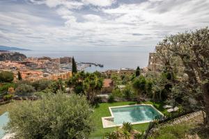Saint-AntoineMont des Olives - Cap D'ail- app7的海景公寓 - 带游泳池
