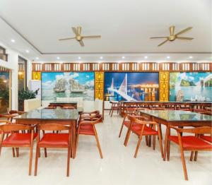 Ruby Halong 6 Hotel餐厅或其他用餐的地方