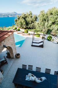 Your-Villa, Villas in Crete内部或周边泳池景观