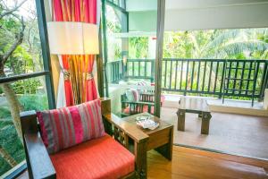 Centara Koh Chang Tropicana Resort的休息区