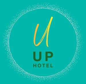 那不勒斯Up Hotel的环形中写着信的酒店标志