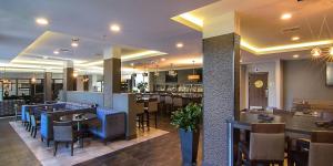 Staybridge Suites Carlsbad/San Diego, an IHG Hotel餐厅或其他用餐的地方