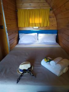 Glamsea unique Glamping experience, palaiokastro crete客房内的一张或多张床位