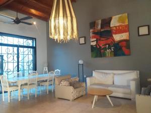 Finca con pileta vip , santiago del Estero的休息区