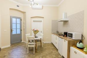 蒂米什瓦拉Beautiful Apartment in Heart of Historical Center的相册照片