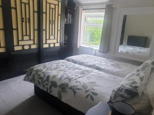 克利夫罗Beautiful 2-Bed Cottage in Hurst Green的相册照片