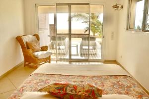 萨尔雷Villa Cristina Alojamento, Praia de Chaves, Boa Vista, Cape Verde, WI-FI的海景客房 - 带一张床