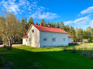 HaapavesiMaalaistalo maatilamiljöössä的相册照片