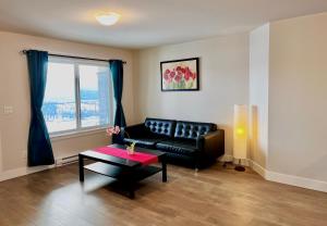 Kelowna new lake view 2bedrooms close BIG WHITE