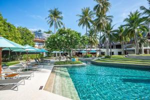 邦涛海滩SAii Laguna Phuket的度假村游泳池的图片
