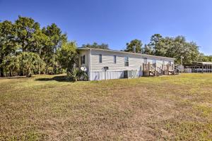 SteinhatcheeSteinhatchee Home with Boat Parking 1 Mi to Marina的相册照片