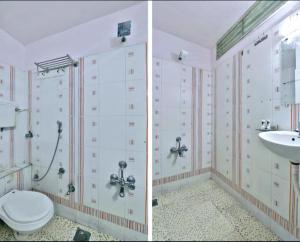 贾姆讷格尔HOTEL HARMONY的浴室的两张照片,配有卫生间和水槽