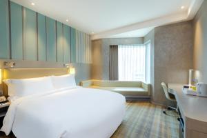 香港旺角智选假日酒店客房内的一张或多张床位