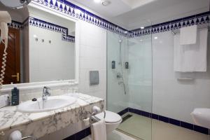 拉赫里亚时尚酒店的一间浴室