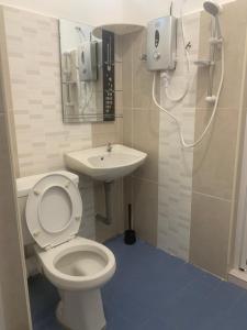 大山脚Queen Room Semi Attached Bathroom Bukit Mertajam Alma Impian的相册照片