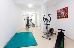 Villa Torre Paraíso的健身中心和/或健身设施