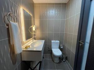 Vois Hotel Bostanci & SPA的一间浴室