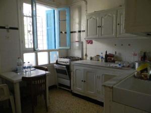 vacance Mahdia的厨房或小厨房