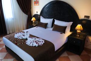 Hôtel Riad Salam Agadir客房内的一张或多张床位