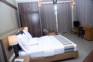 基加利QUALITY INN HOTEL Kigali的相册照片