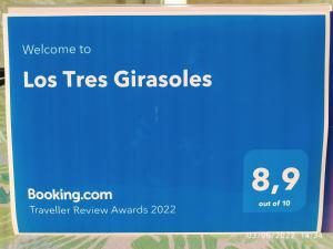 加的斯Los Tres Girasoles的一种标志,表示树上树突发时钟