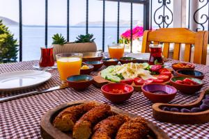 Kaş Old Town Hotel提供给客人的早餐选择