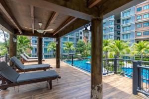 Title Naiyang residence Excellent location with pool view内部或周边的泳池