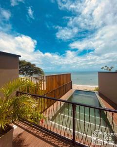 Beach Eco Stays Hotel Boutique Lagoinha的阳台或露台