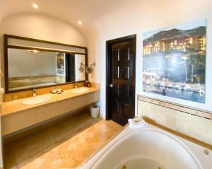 盛大嘉年华美洲洛斯卡沃斯全包高尔夫温泉酒店的一间浴室