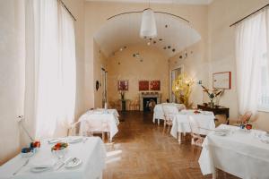 柯斯坦提诺波里104酒店餐厅或其他用餐的地方