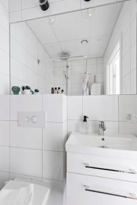 Forenom Aparthotel Stockholm Bromma的一间浴室