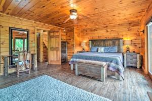 加特林堡Gatlinburg Cabin Hot Tub and Home Theater!的相册照片